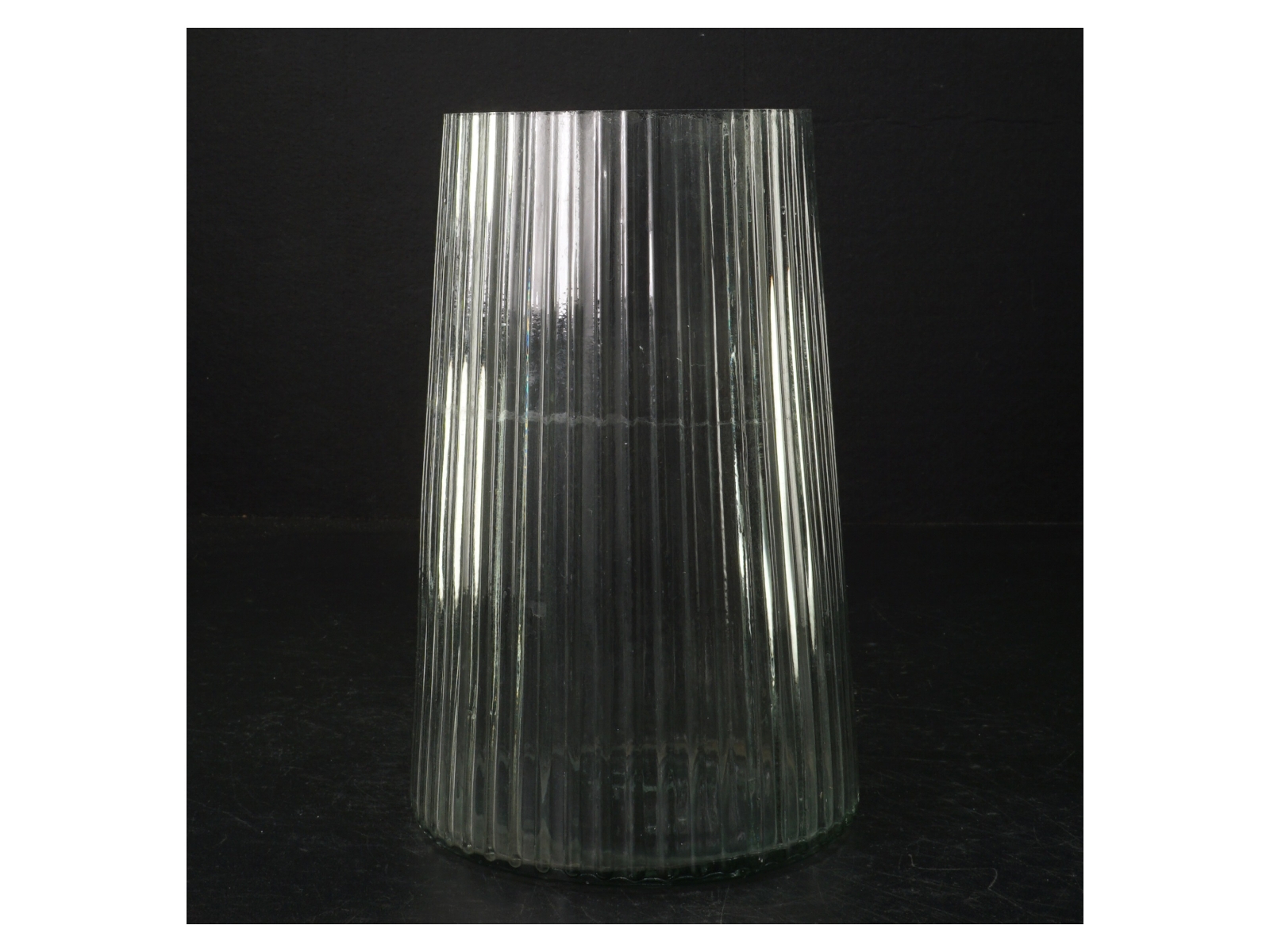 Glasvase (str. H. 20 cm. ø. 12,5 cm)