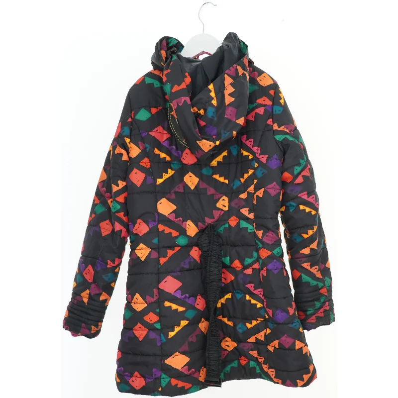 Vinterjakke med farverigt mønster fra Desigual (str. 164)