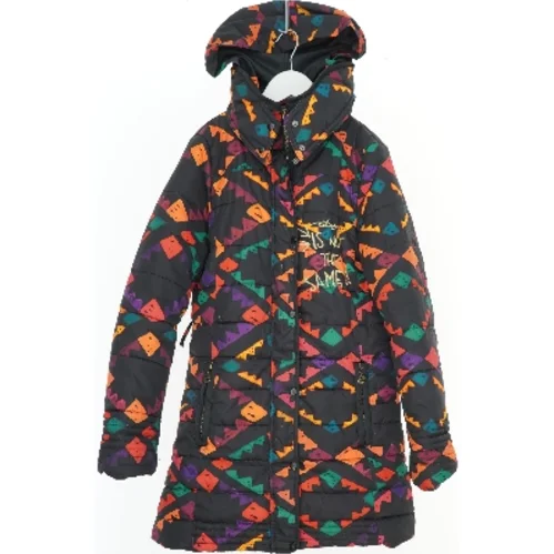 Vinterjakke med farverigt mønster fra Desigual (str. 164)