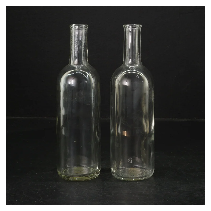 To glasflasker (str. 18 cm. 2 styk)