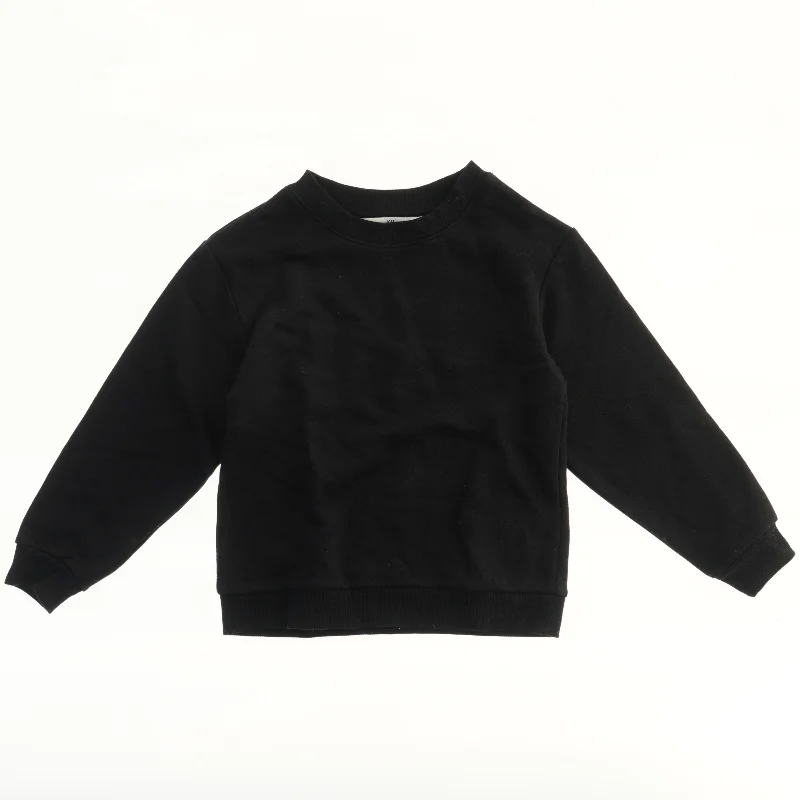 Langærmet sort sweatshirt fra H&M (str. 110)
