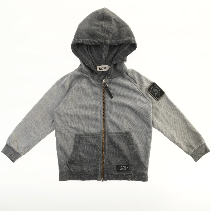 Grå hættetrøje med lynlås fra Molo (str. 116)