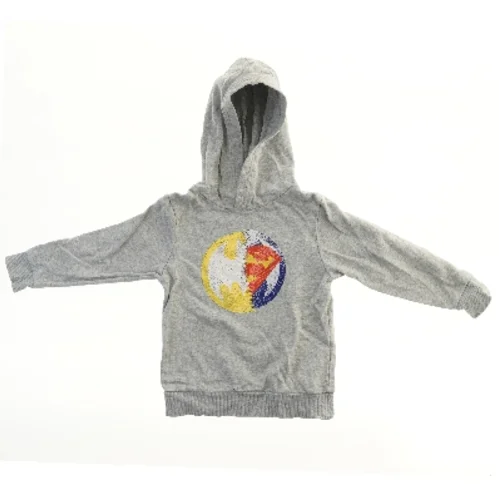 Grå Hættetrøje med Superhelte Motiv fra H&M (str. 110)