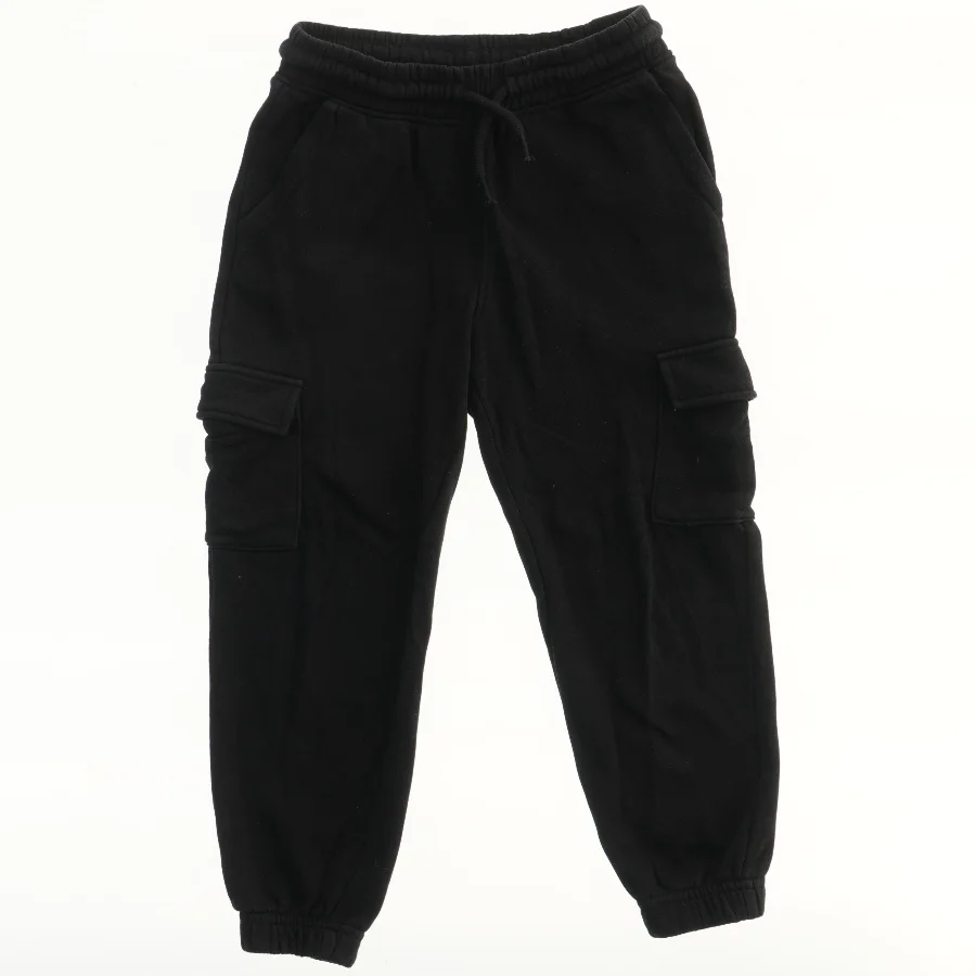 Cargo sweatpants fra H&M (str. 116)