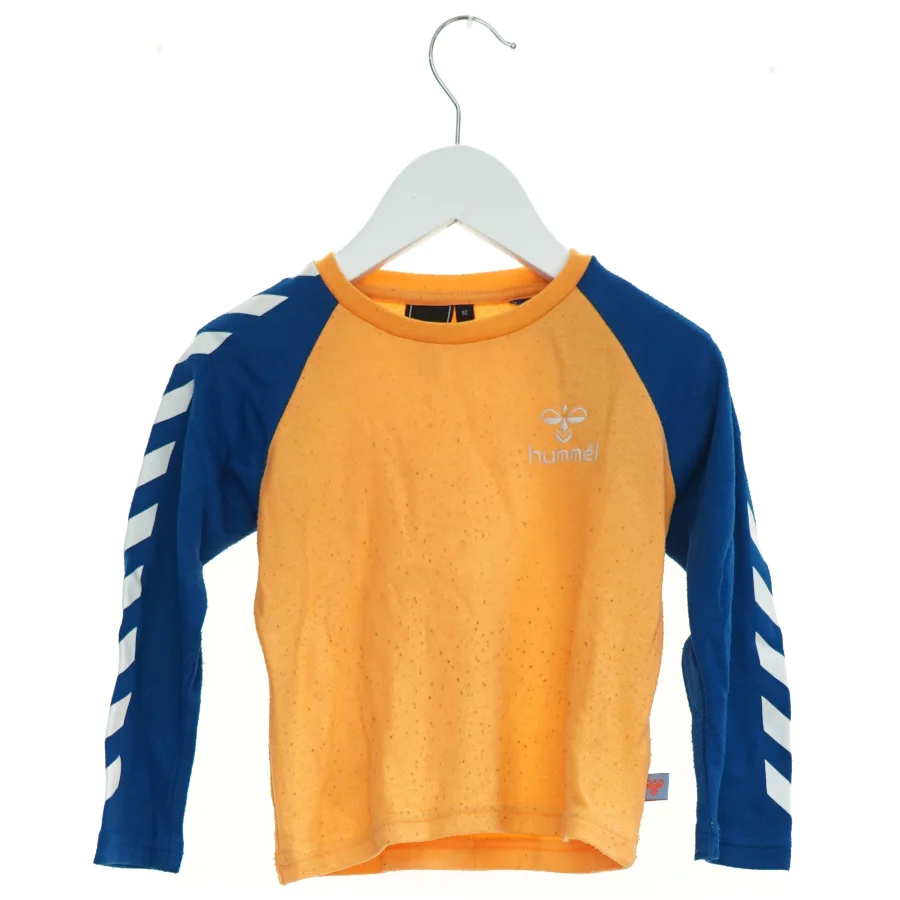 Bluse fra Hummel (str. 92 cm)