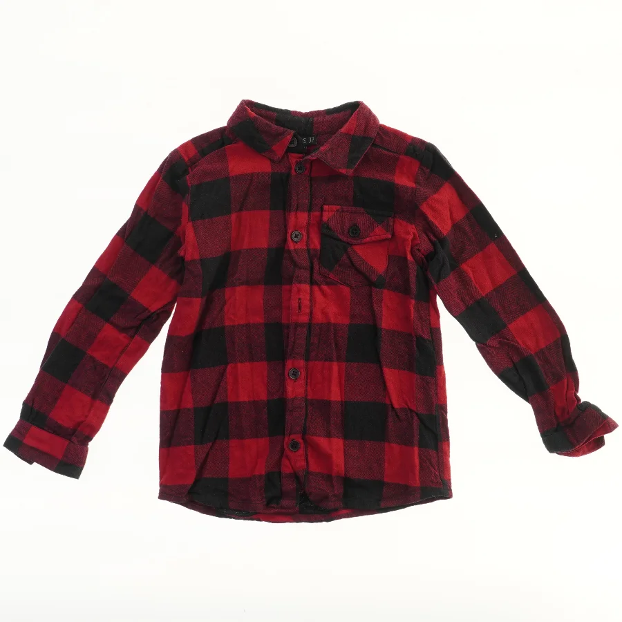 Rød og sort skovmandsskjorte fra Kids Up (str. 116)