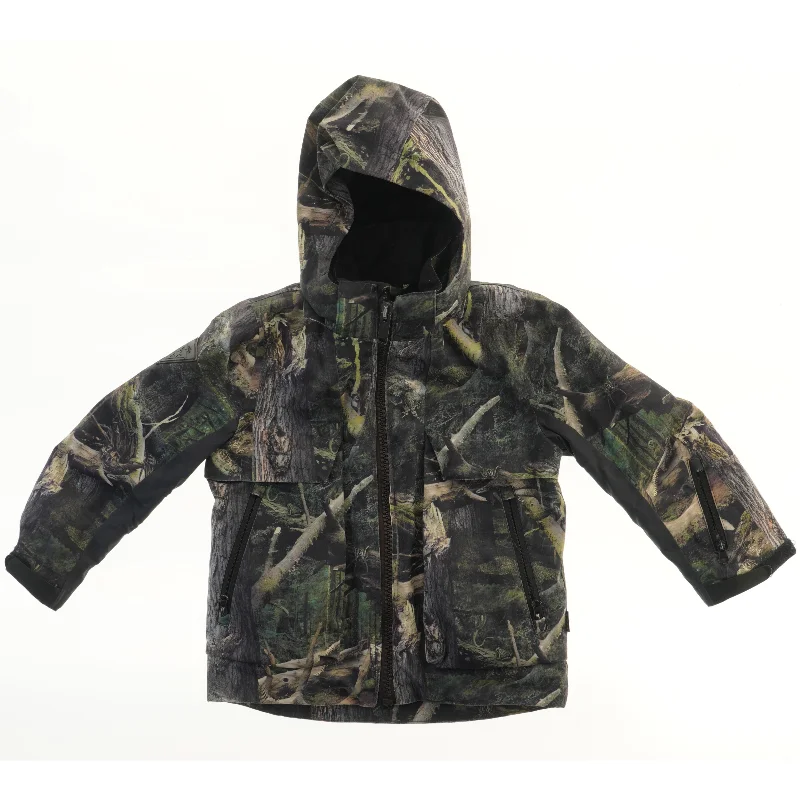 Jakke med skovcamouflage fra Molo (str. 116)