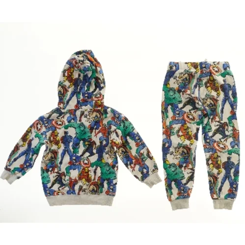 Marvel børnetøj sæt fra H&M (str. 110)