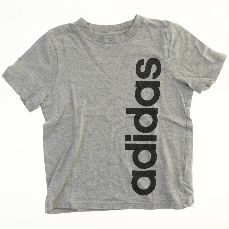 T-shirt med logo fra Adidas (str. 110)