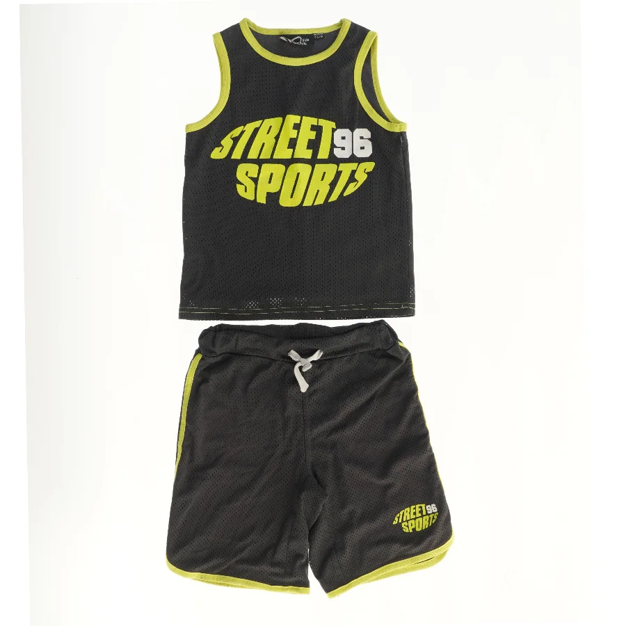 Sportstøj sæt fra Active (str. 110)