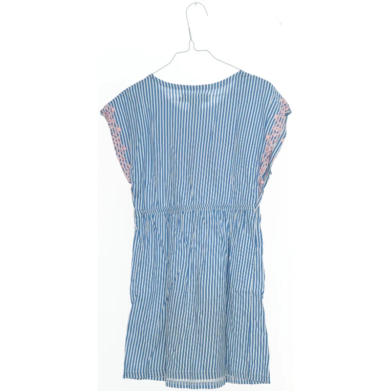 Børnekjole med striber og mønster fra L.O.G.G (str. 122)