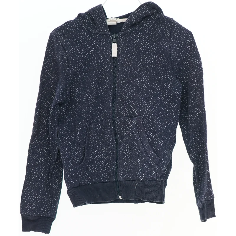 Hættetrøje med lynlås og hætte fra H&M (str. 122)