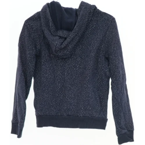 Hættetrøje med lynlås og hætte fra H&M (str. 122)