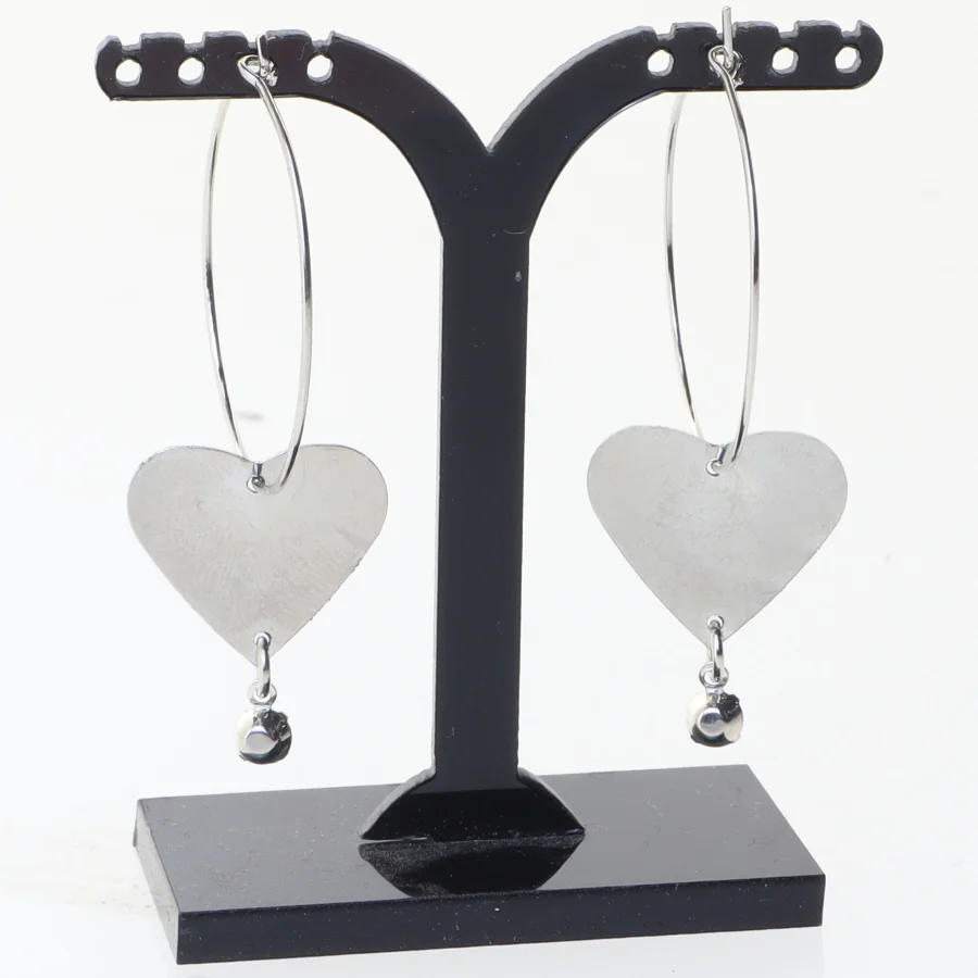 Øreringe med hjerteformet vedhæng (str. Ø 3 cm)