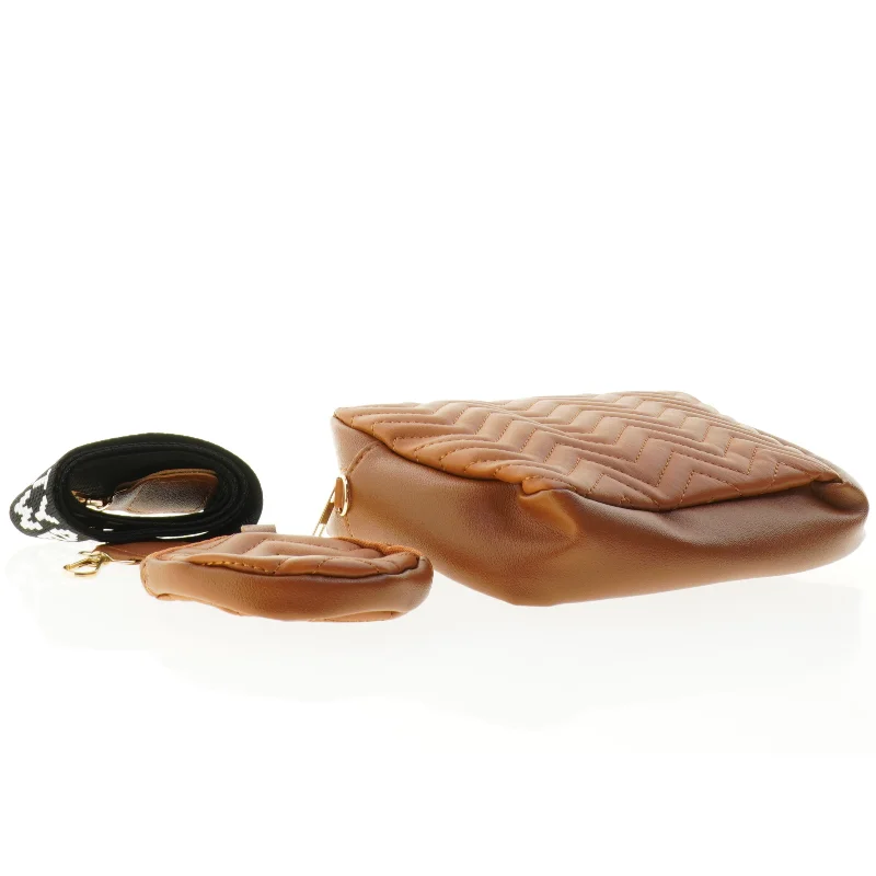Karamelbrun skuldertaske med quiltet mønster (str. 23 x 17 cm og ø 10,5 cm)