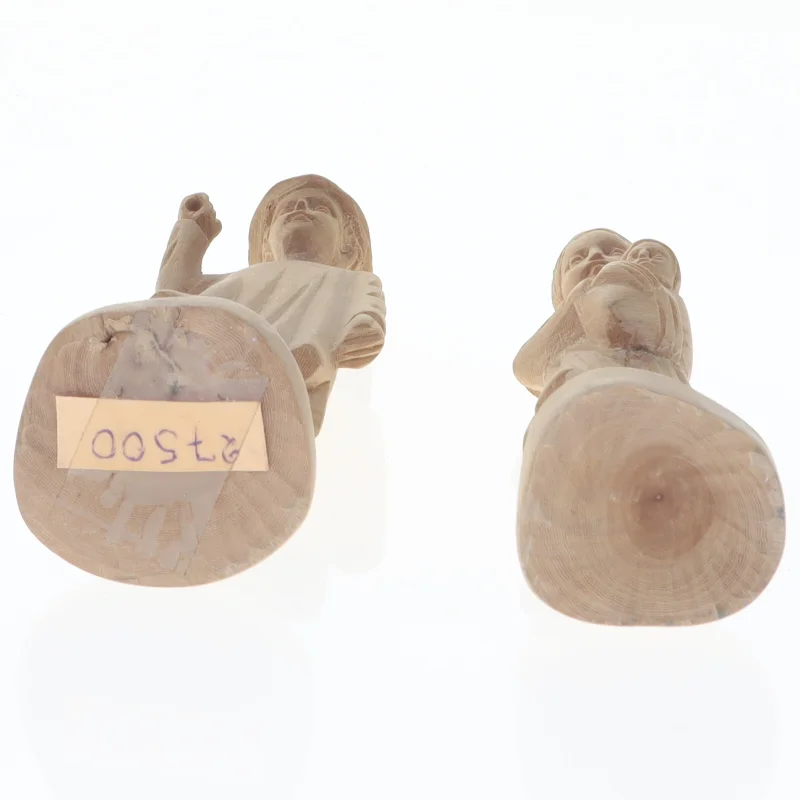Træfigurer (str. 12 x 3 cm og 13 x 4 cm)