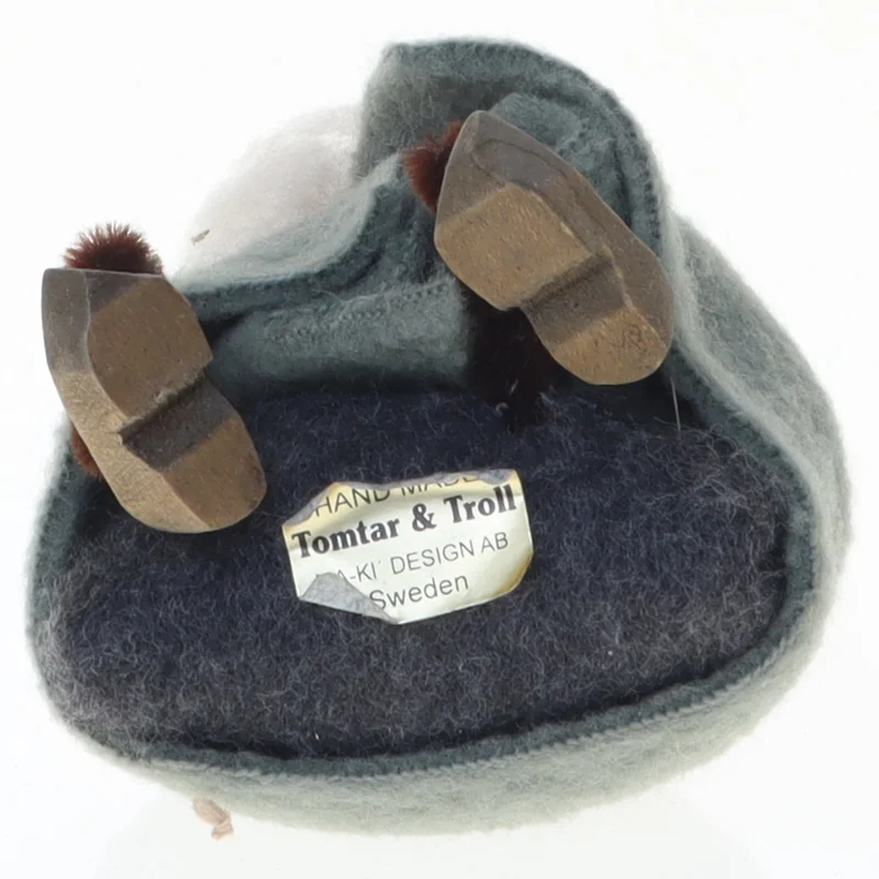 Håndlavet svensk nissefigur (str. 11 x 6 cm)