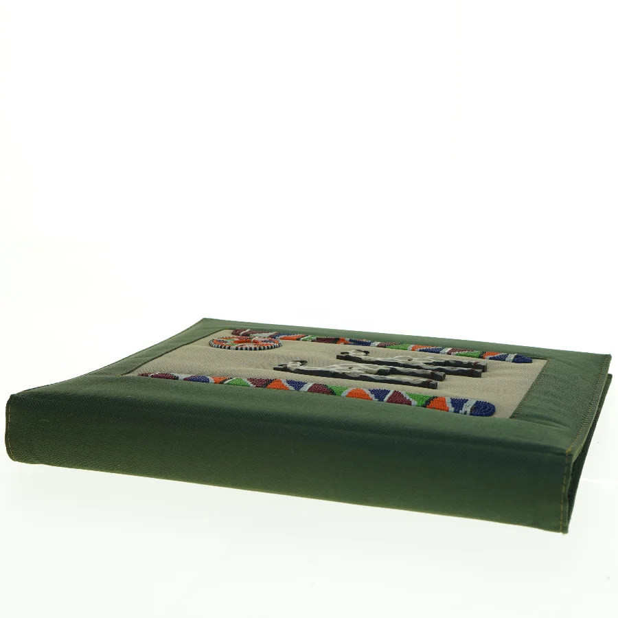 Håndlavet perlebroderet ringbind (str. 30 x 28 cm)