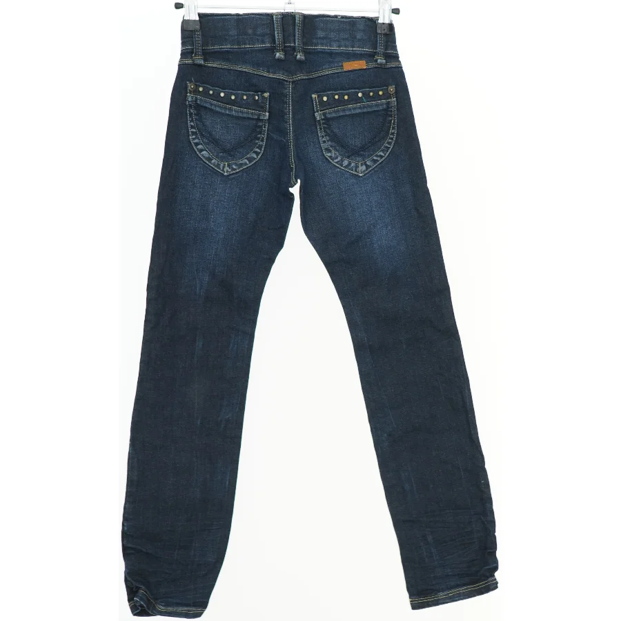 Mørkeblå jeans med nitter fra Name It (str. 128)