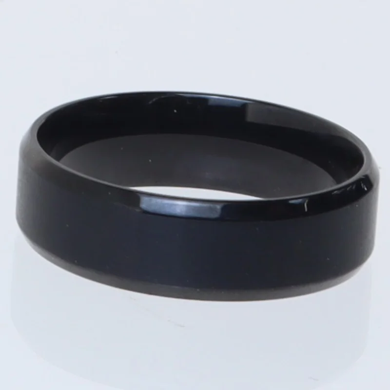 Stor sort ubrugt metal ring (fingerring) (str. 71 mm)