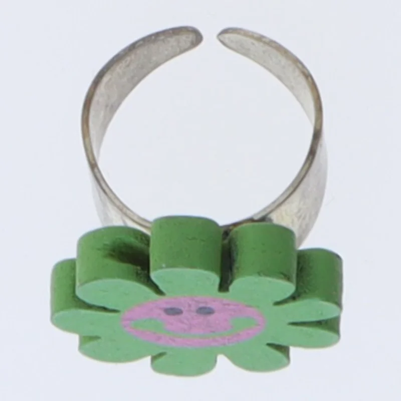 Eget design fingerring med grøn blomst i træ (str. 53 mm)