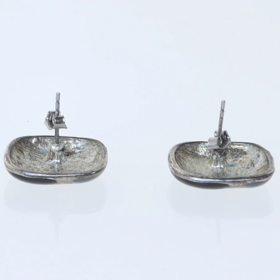 Sorte 80'er eller 90'er ørestikker (str. 15 mm)