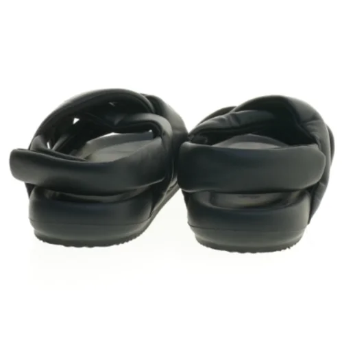 Sorte sandaler i størrelse 40 fra HM (str. 40 )