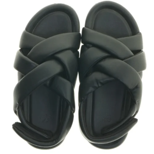 Sorte sandaler i størrelse 40 fra HM (str. 40 )