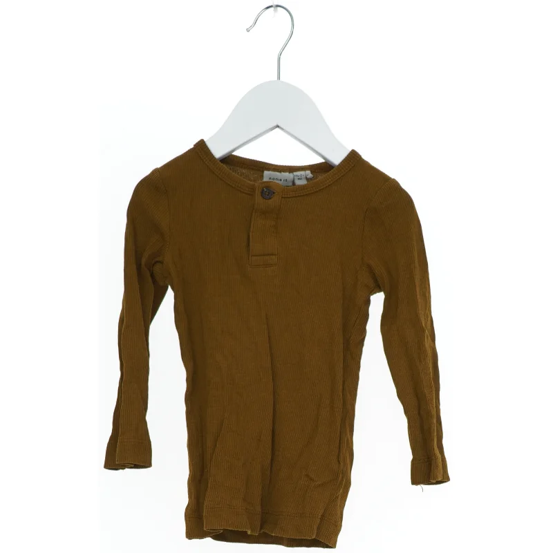 Langærmet ribbet tredjebluse fra Name It (str. 92)