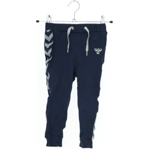 Børnebukser med snøre fra Hummel (str. 92)