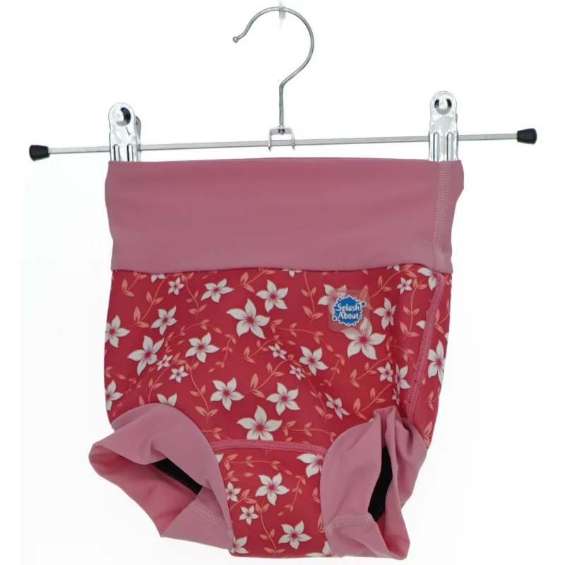 Badebukser med blomsterprint fra splash about (str. 92)