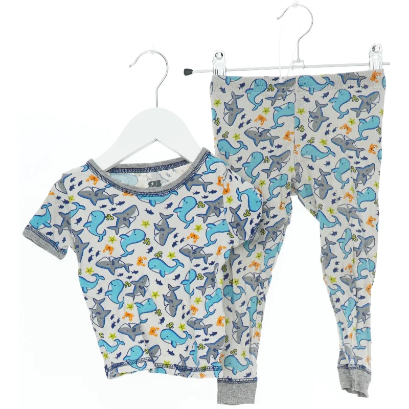 Sæt med T-shirt og leggings med havdyr print fra Only (str. 92)