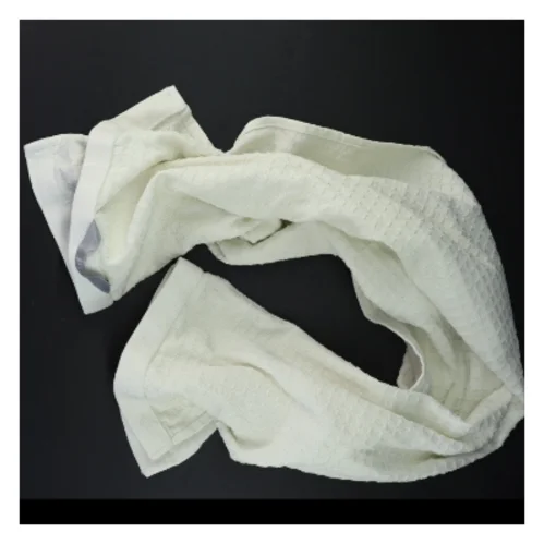 Hvidt håndklæde i bomuld fra Msd Marie Sohl (str. 93 x 44 cm)