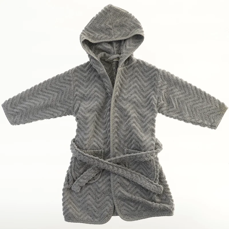 Grå badekåbe med hætte fra Filibabba (str. 104)