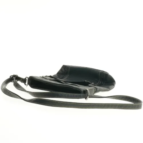 Sort skuldertaske fra Jenny Fairy (str. 28 x 25 x 7 cm)