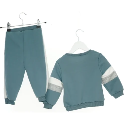 Sæt børnetøj fra SHEIN (str. 92 cm)