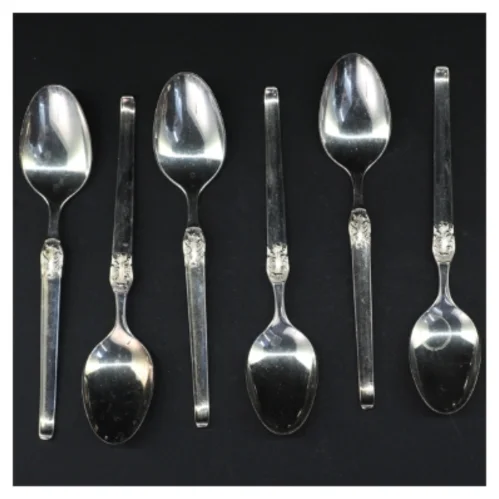 Sølvskeer med detaljeret håndtag (str. 19,5 cm)