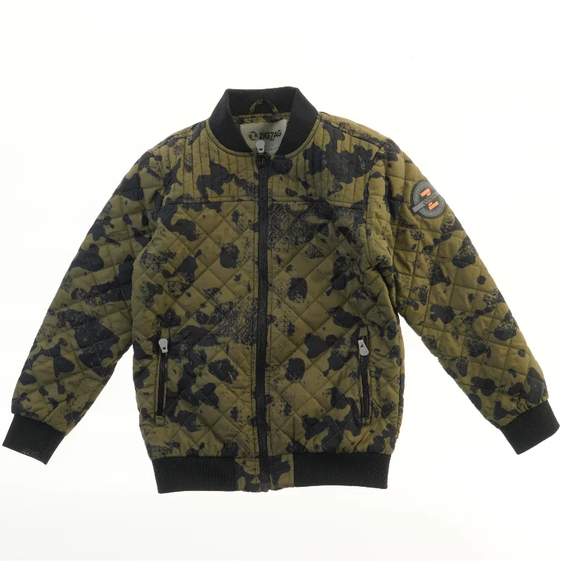 Vatteret jakke med camouflage mønster fra ZigZag (str. 146)