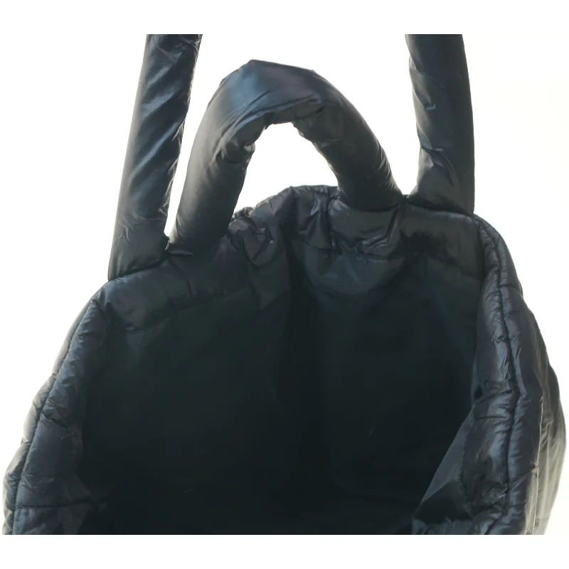 Sort quiltet skuldertaske (str. 42x46 cm)