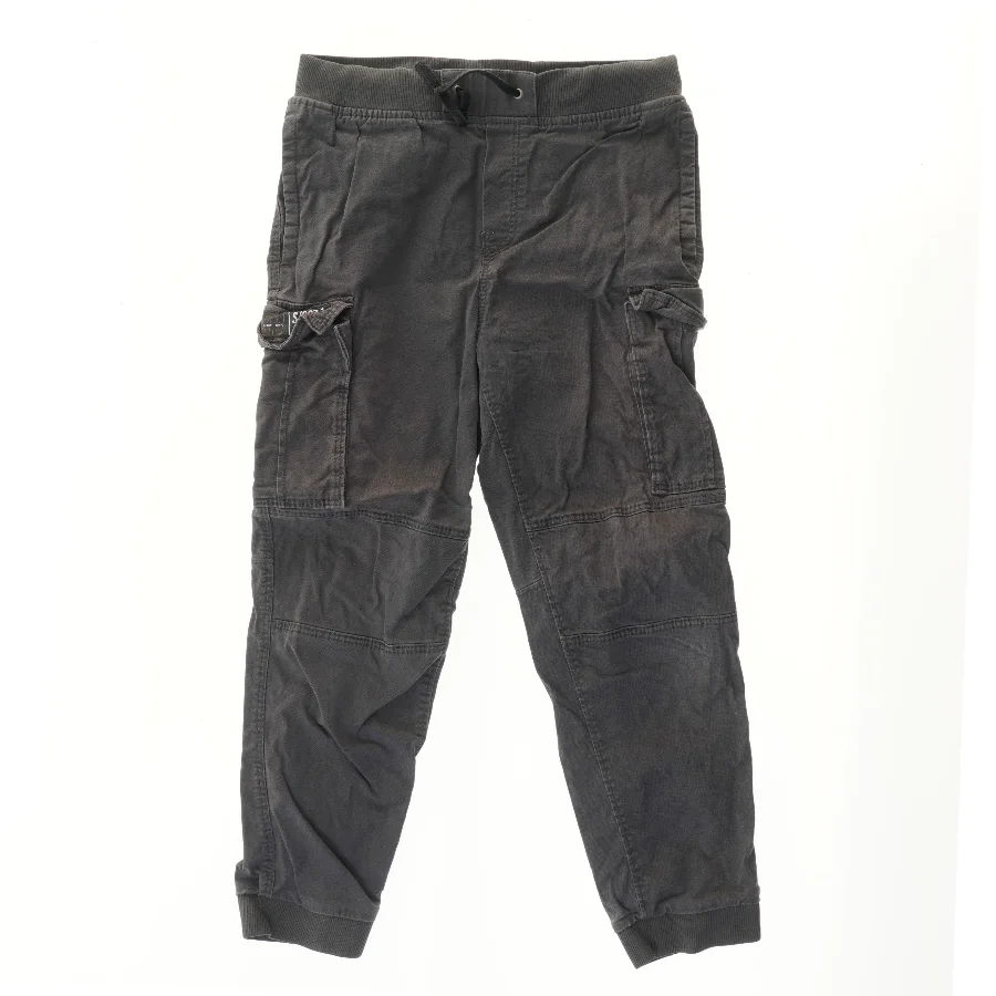 Cargo bukser fra H&M (str. 146)