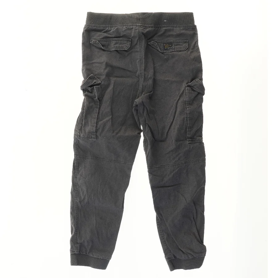 Cargo bukser fra H&M (str. 146)