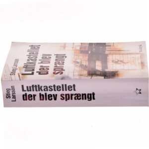 Luftkastellet Der Blev Spraengt (af Stieg Larsson) [Imported] [Paperback] (Danish) (Millennium, 3. Bind) af Stieg Larsson (Bog)