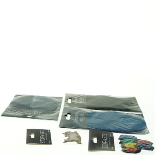 Reparationslapper og broderede mærker fra STOF & STIL (str. 16 et 11 cm 10 x 8 cm)