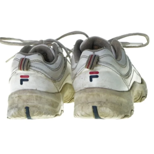 Sko fra Fila (str. 35)