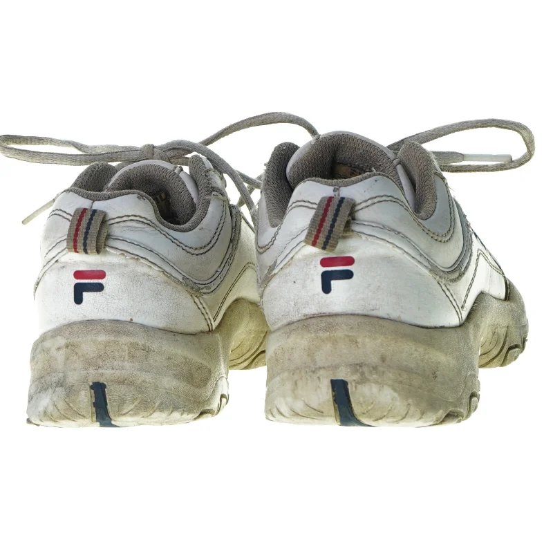 Sko fra Fila (str. 35)