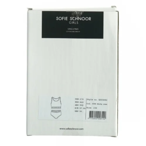 Undertøj fra Sofie Schnoor (str. 152)