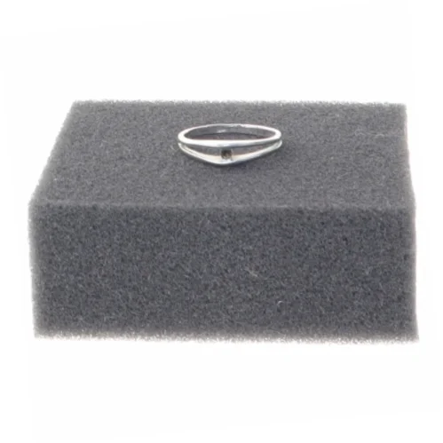 Sølvring med enkel sten