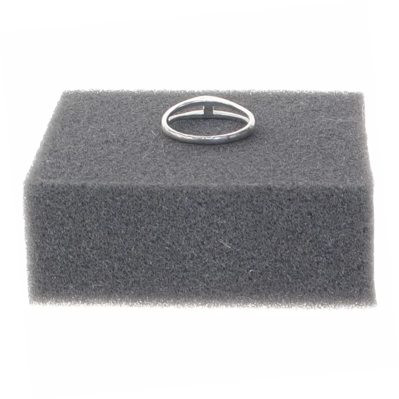 Sølvring med enkel sten