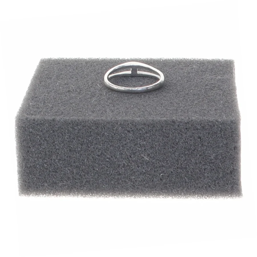 Sølvring med enkel sten