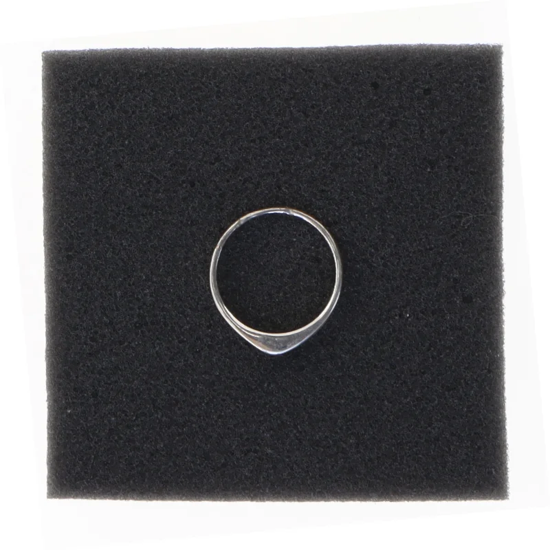 Sølvring med enkel sten